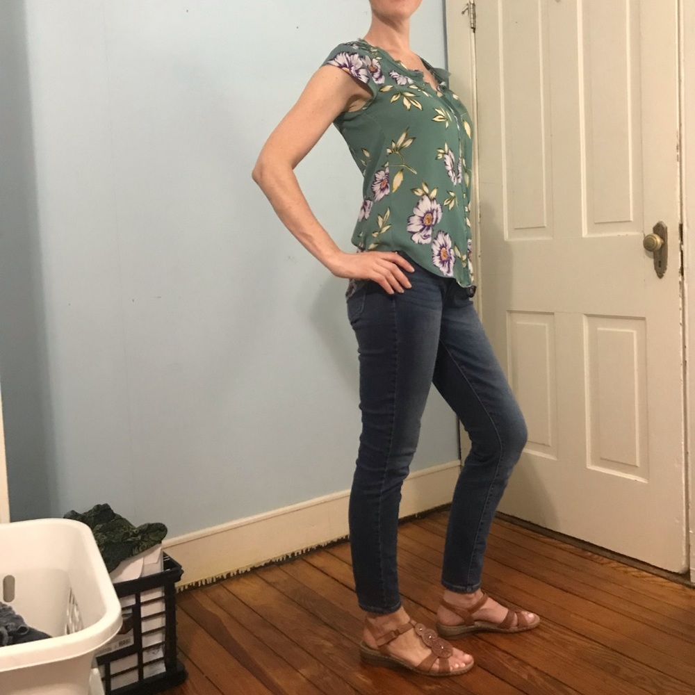 Floral button down top Daniel Rainn